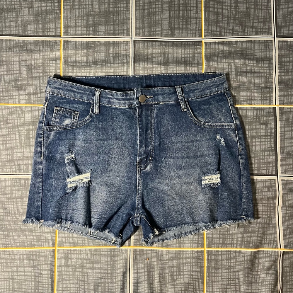 🩳NWOT Denim Distressed Women's Shorts Size L